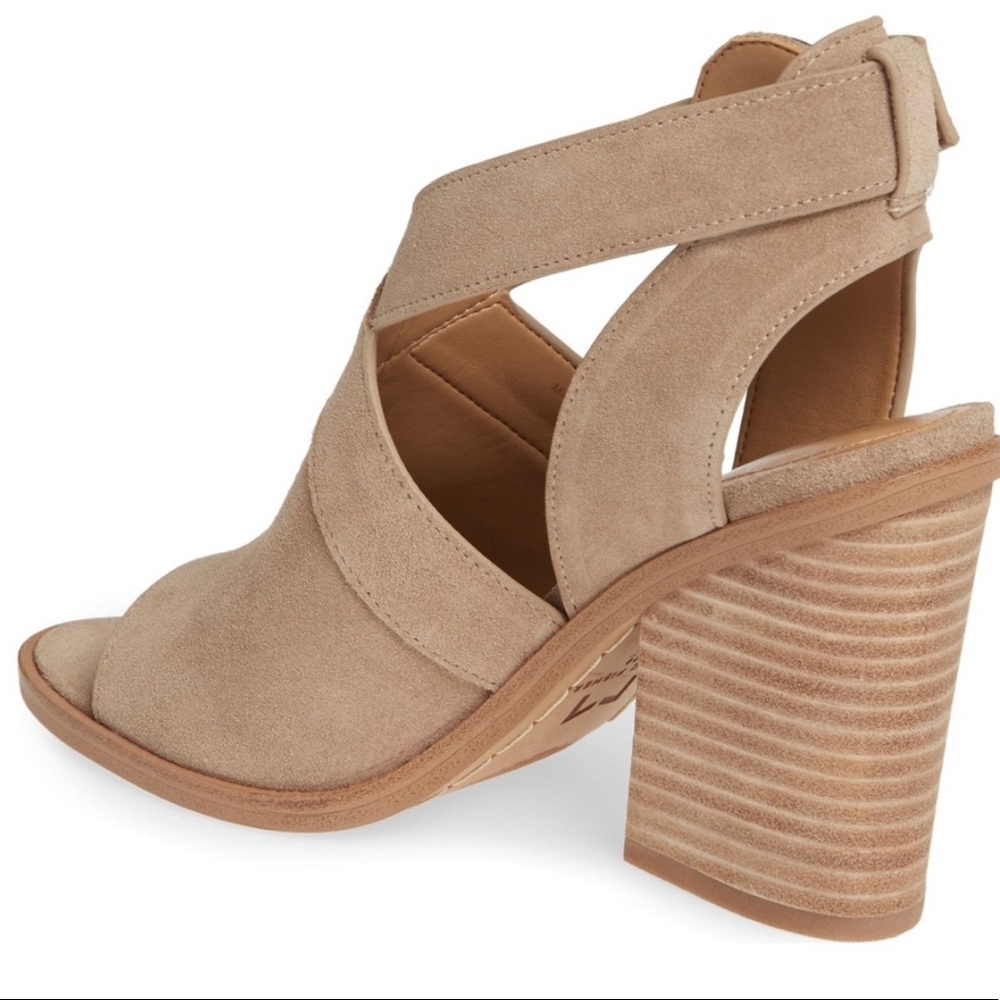 Marc Fisher tan suede high heel brand new size 8.5 - Picture 2 of 6